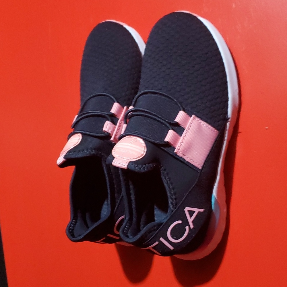 Girls Nautica sneakers size 13 Pink and Black
